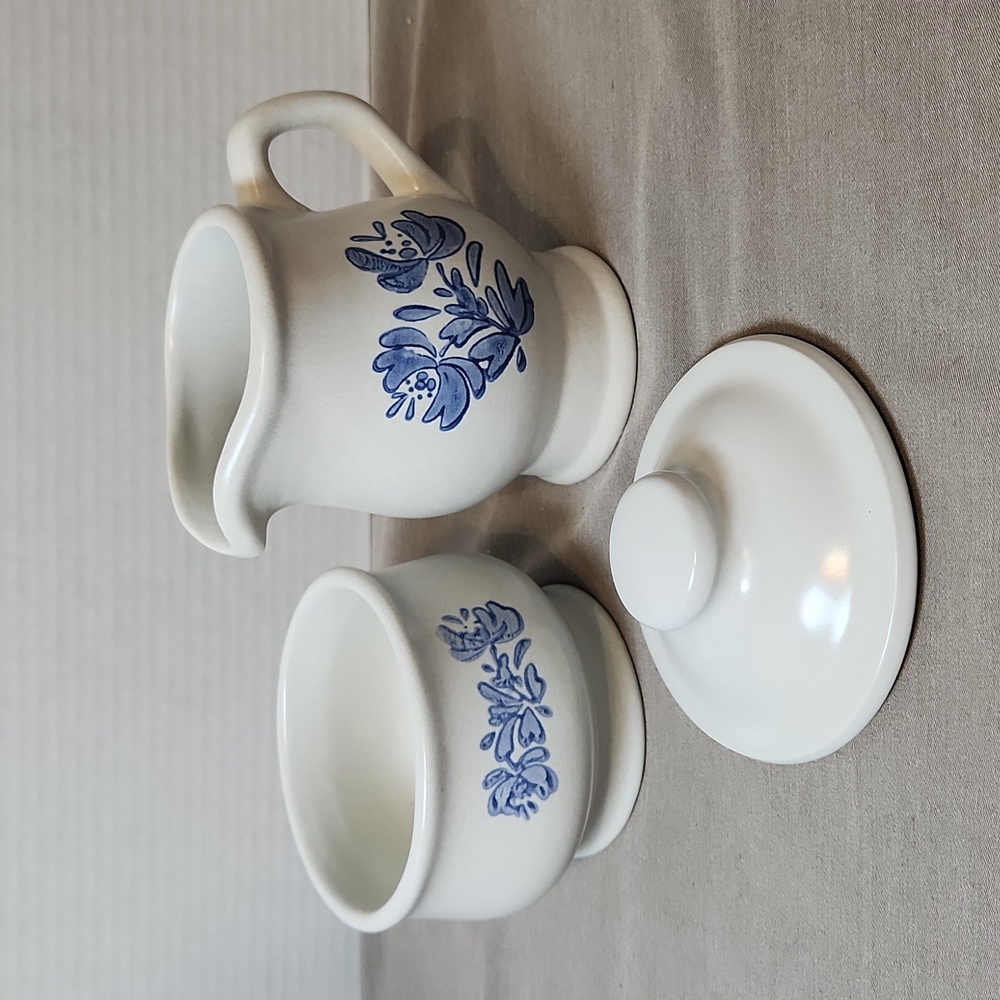 Pfaltzgraff Stoneware Cream and Sugar Set